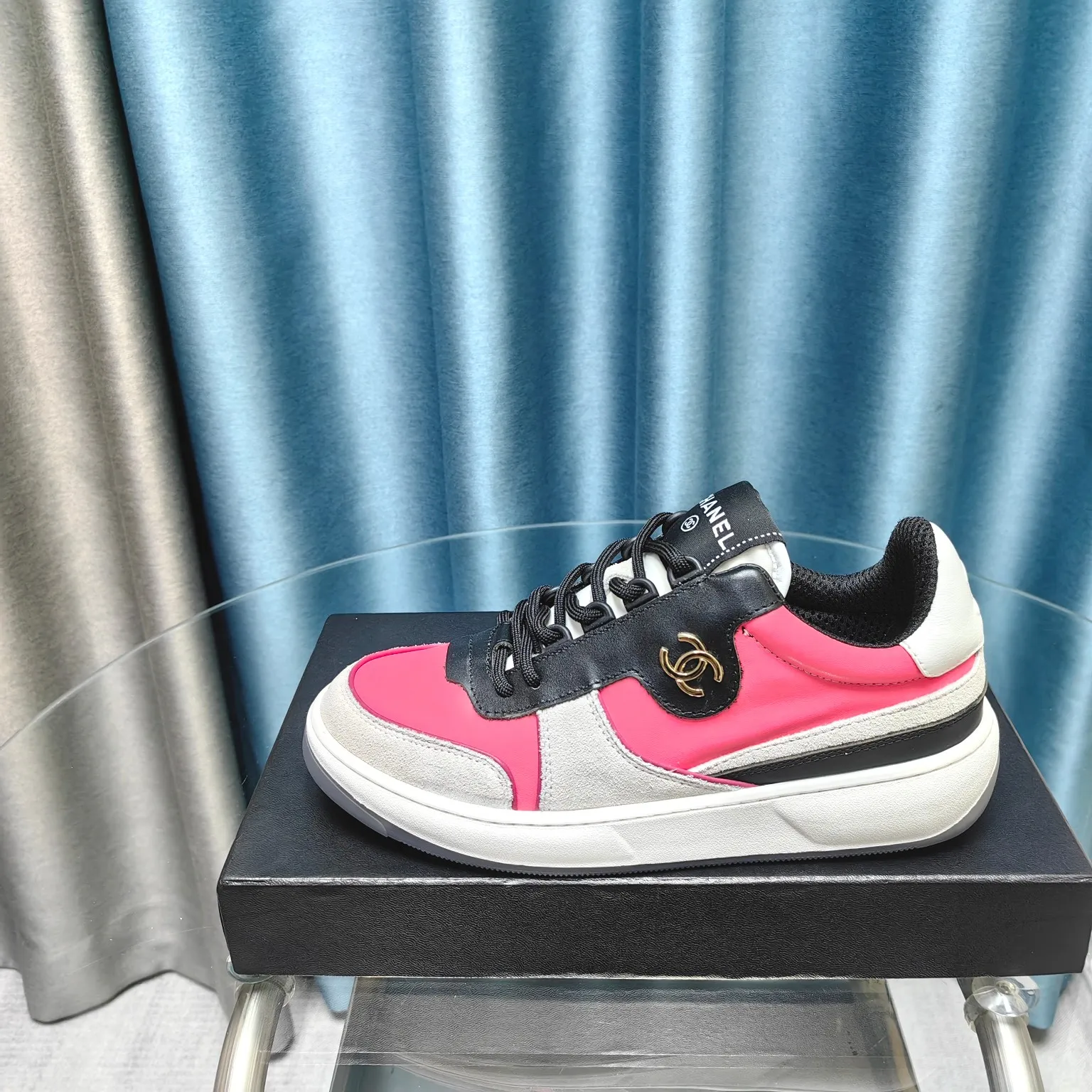👟👟Ex-factory price 540👟👟 Men's size +10 Chanel Chanel - 2023 counter top casual sports shoes This classic design; the upper is electro-embroidered with a variety of techniques; the outsole is fashionable and sporty; it is unusual to incorporate a variety of color matching elements... The diversified mix and match is very beautiful and versatile, casual, fashionable, sports and outdoor can be taken into account. The counter boutique package is full set for women 35-40 and men 39-45 (Customized size 44.45)